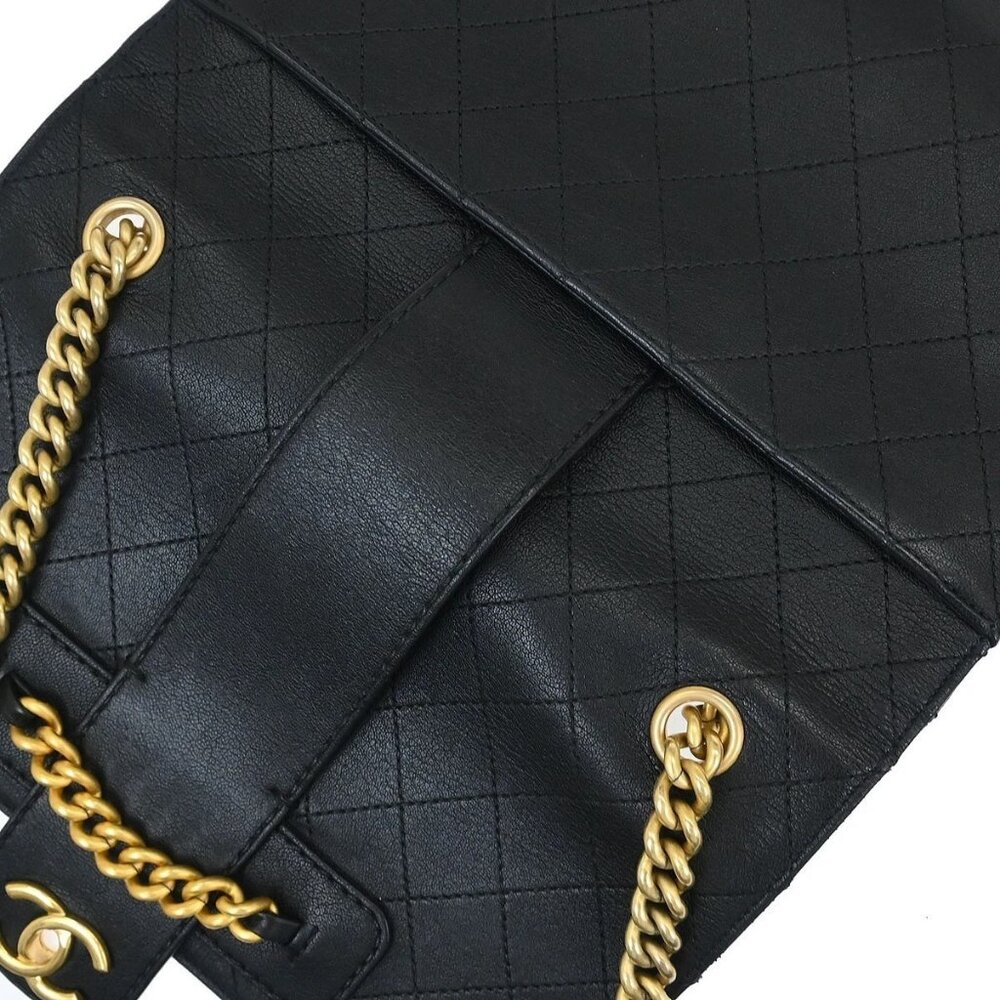 Chanel Black Calfskin Shoulder Bag 194309 - Picture 10 of 10